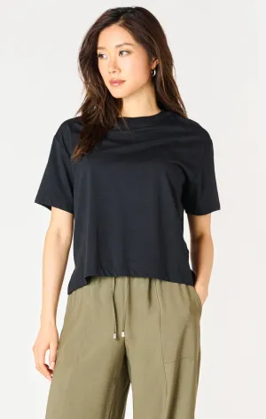 BLACK ESSENTIAL TEE