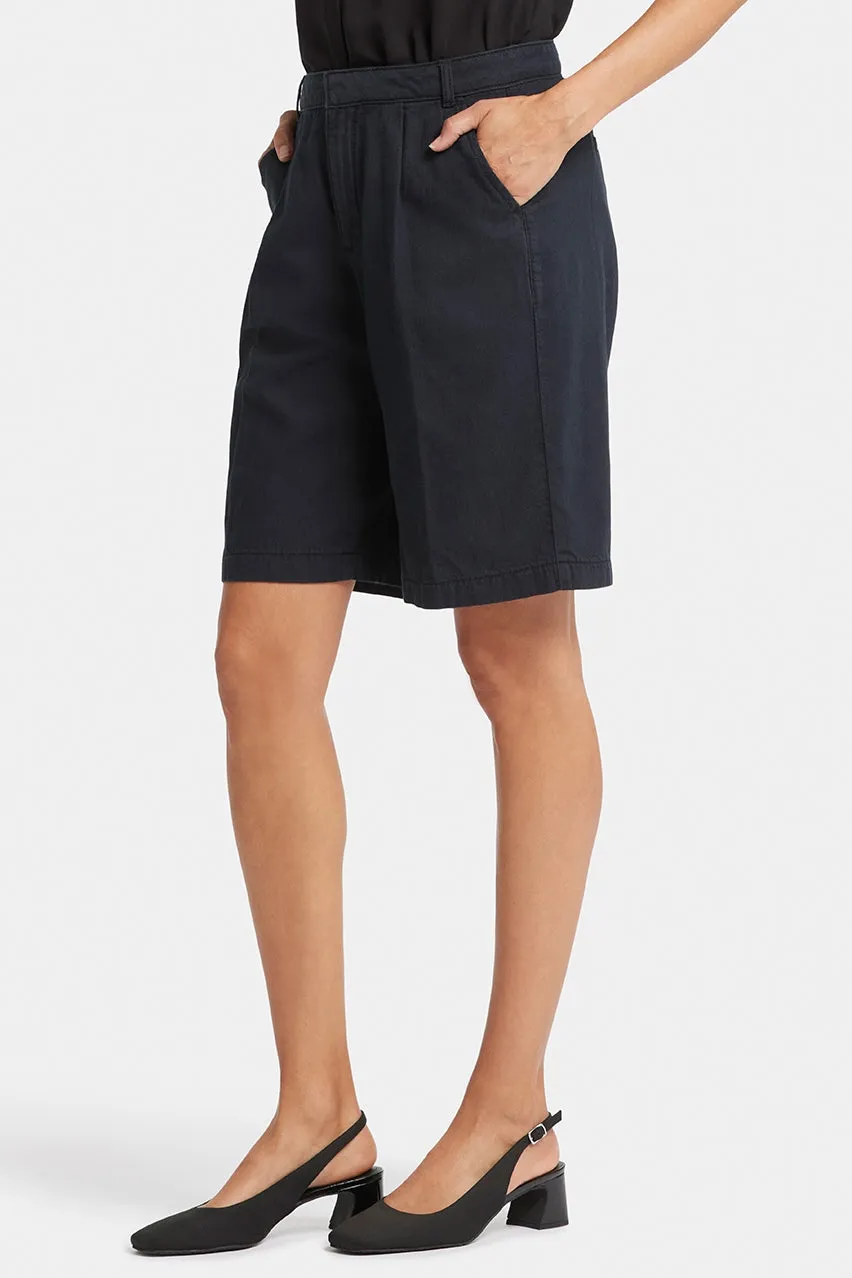 Entspannte Denim Bermuda Shorts mit hoher Taille | Overdye Black