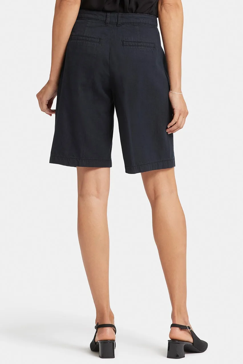 Entspannte Denim Bermuda Shorts mit hoher Taille | Overdye Black