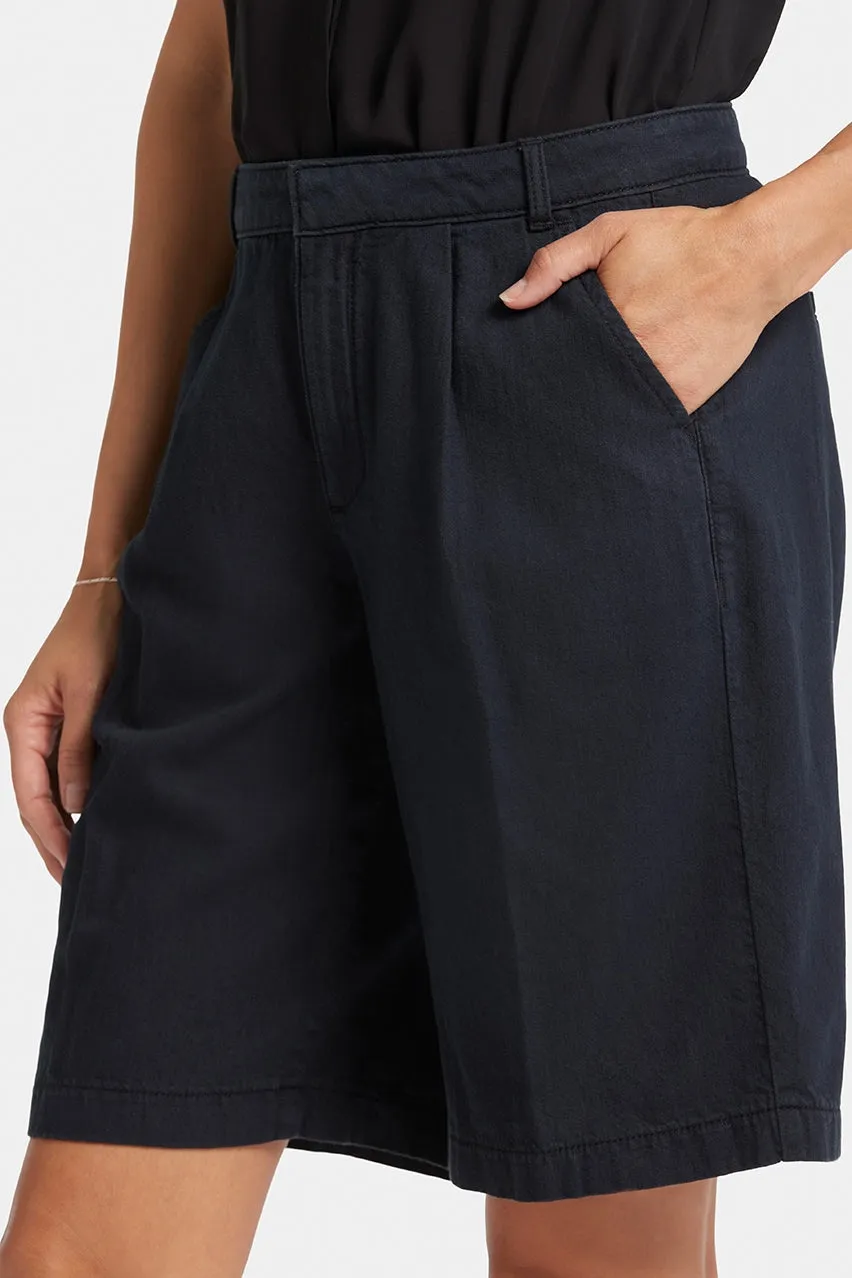 Entspannte Denim Bermuda Shorts mit hoher Taille | Overdye Black