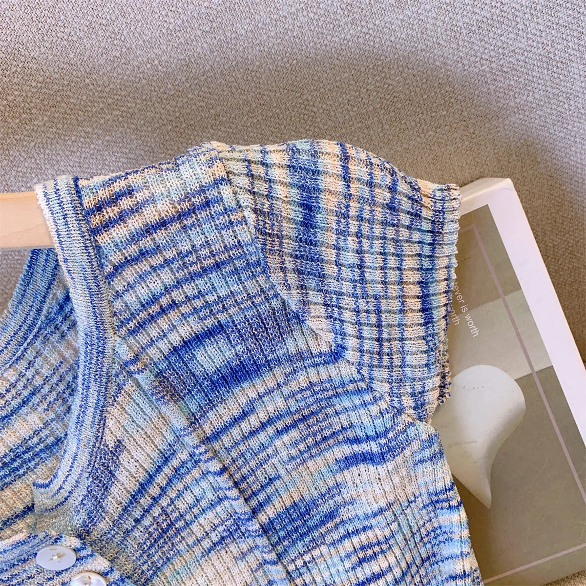 Niche V-neck Knitted Top