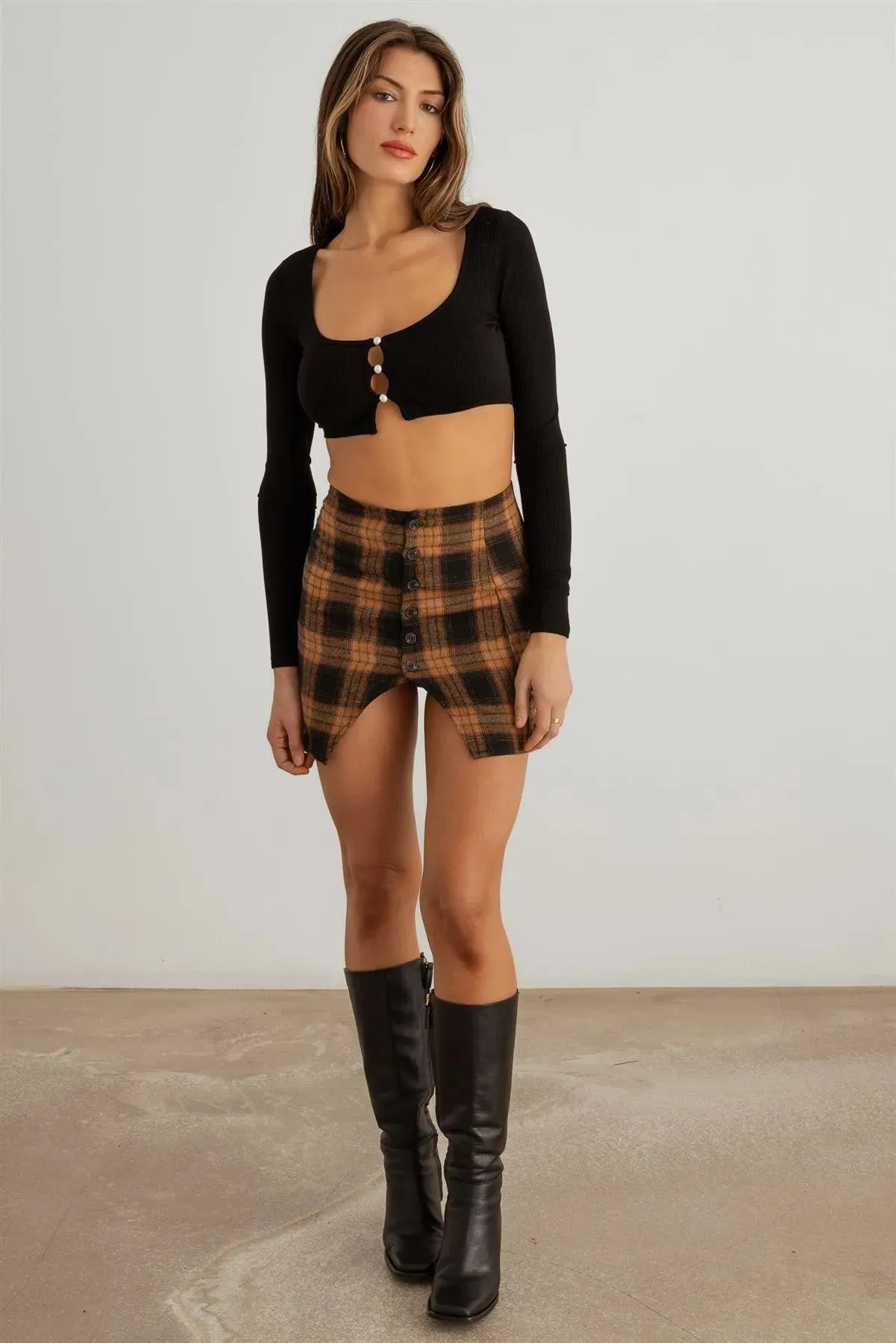 Ribbed Pearl Button-Up Long Sleeve Crop Top