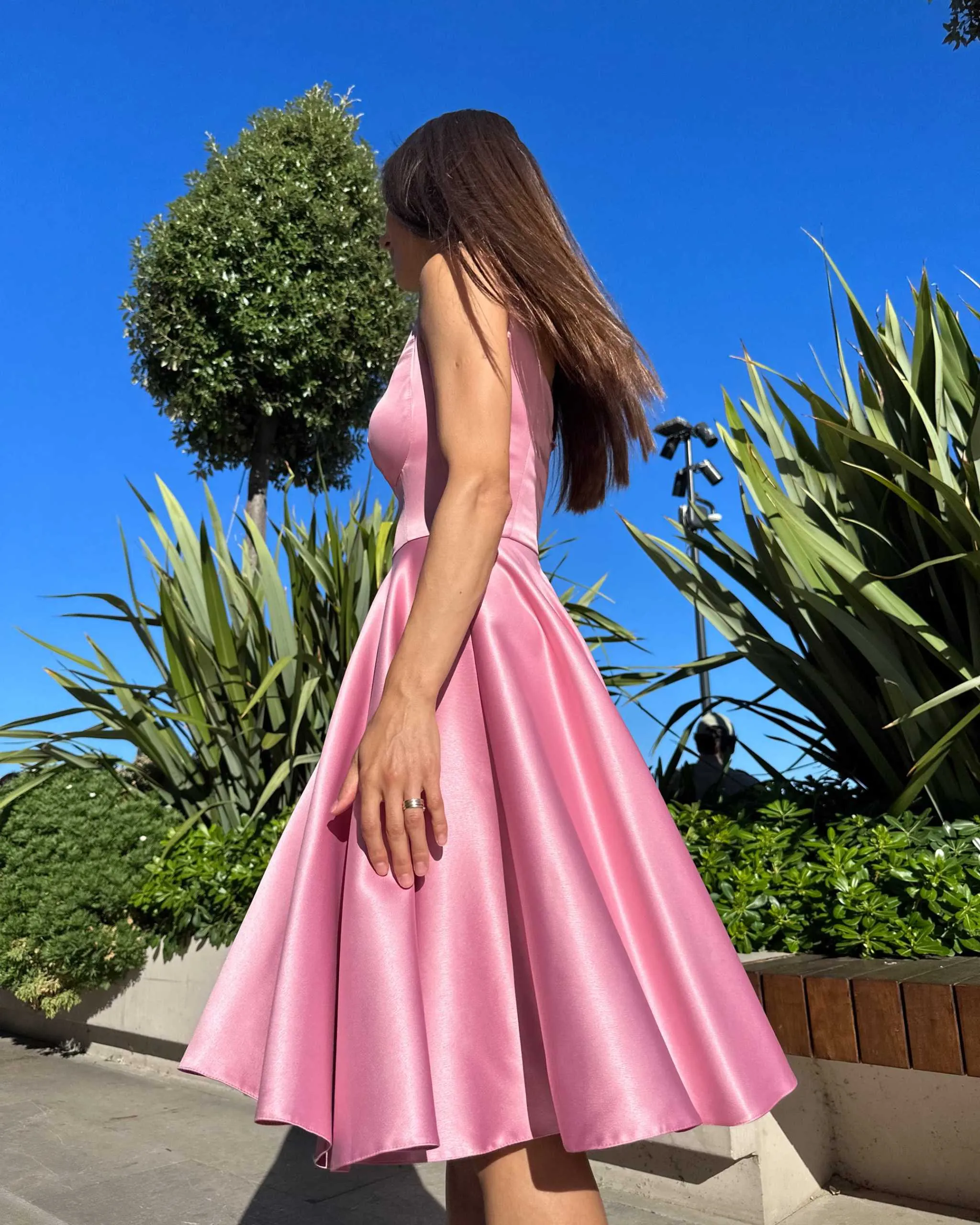 Rochie eleganta de ocazie roz cu decolteu