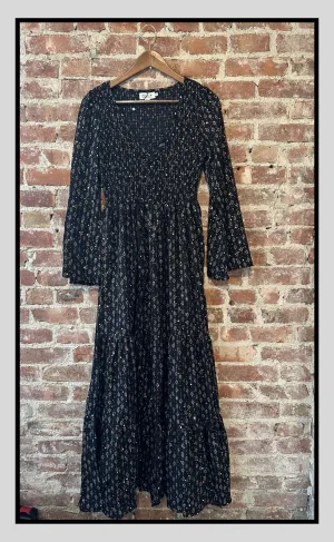 Vintage-Inspired Floral Maxi Dress